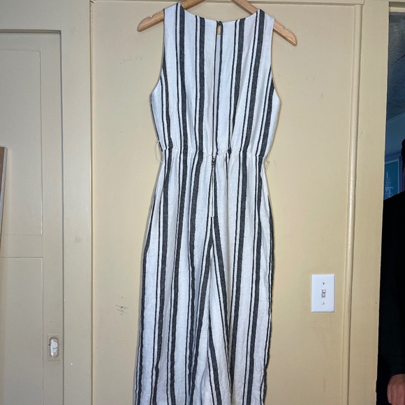 Linen Sleeveless Jumpsuit - Picture 3 of 16